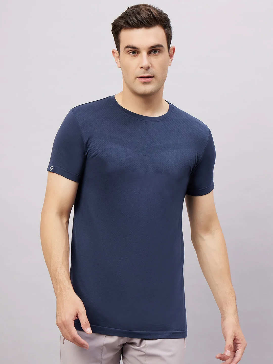 Men's Round Neck Half Sleeves Seamless T-Shirt - Wine