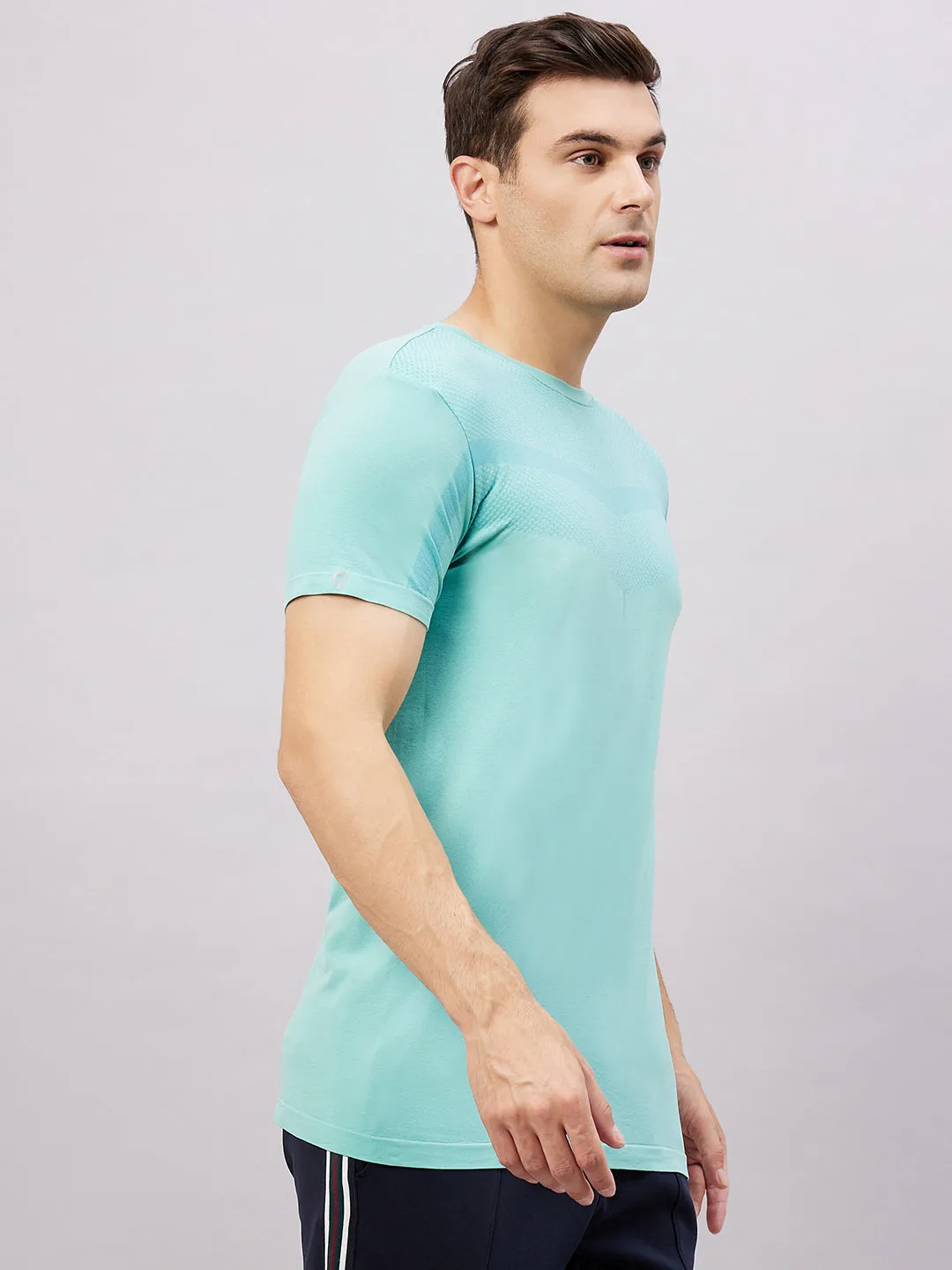 Men's Round Neck Half Sleeves Seamless T-Shirt - Wine