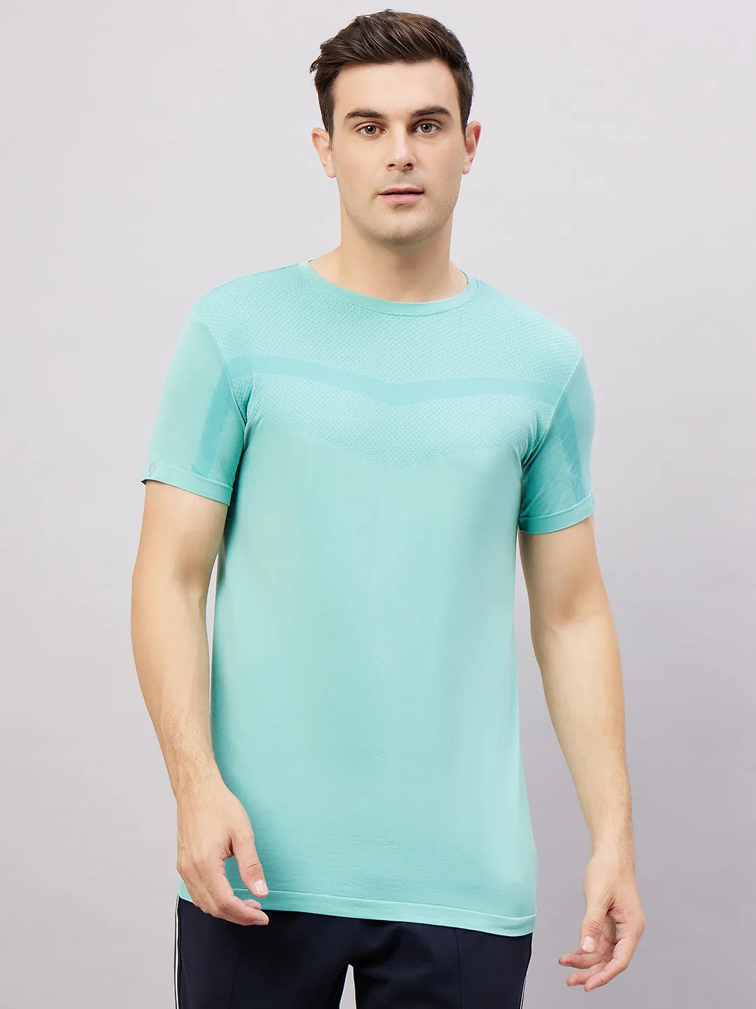 Men's Round Neck Half Sleeves Seamless T-Shirt - Wine