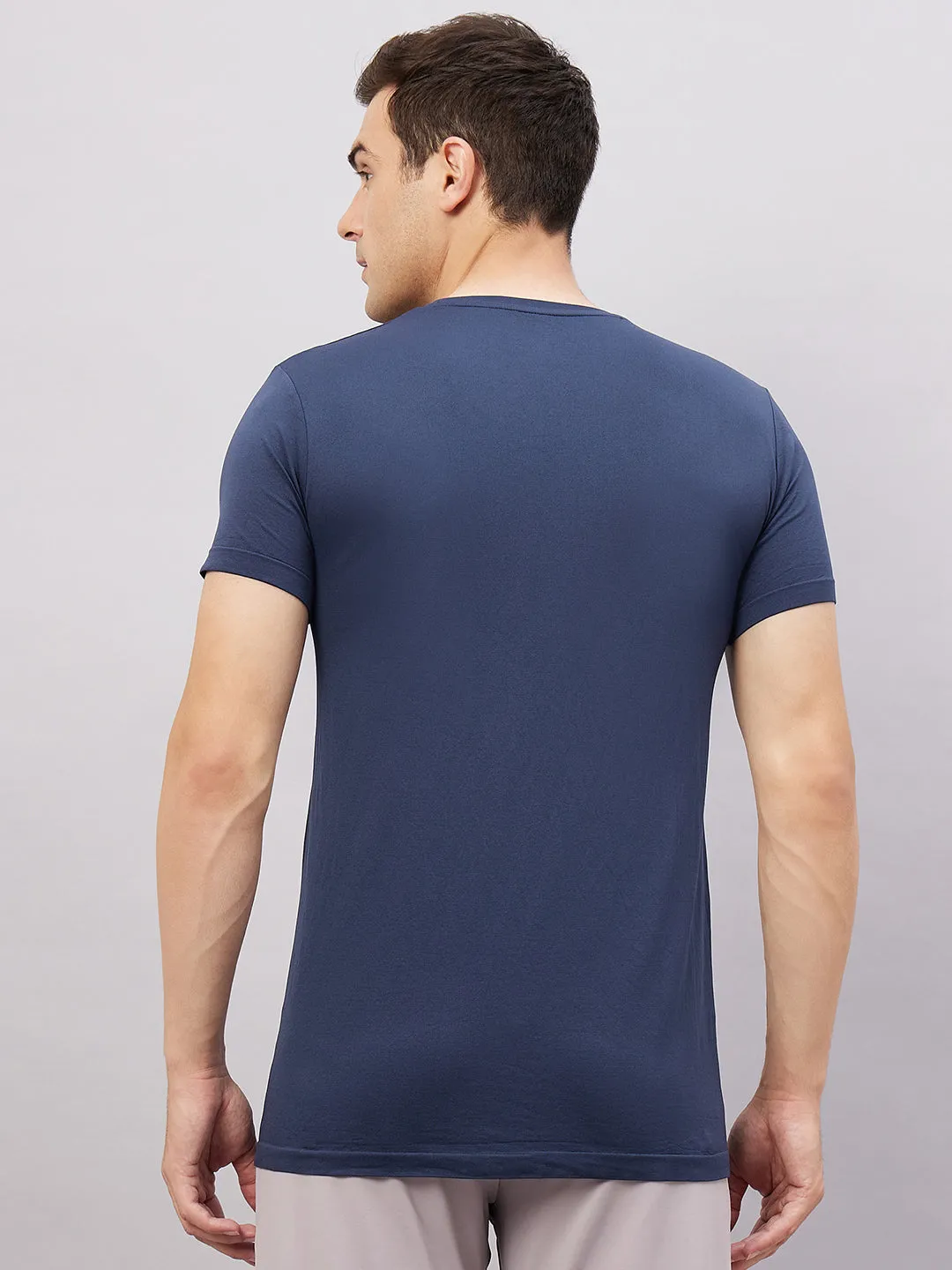 Men's Round Neck Half Sleeves Seamless T-Shirt - Wine