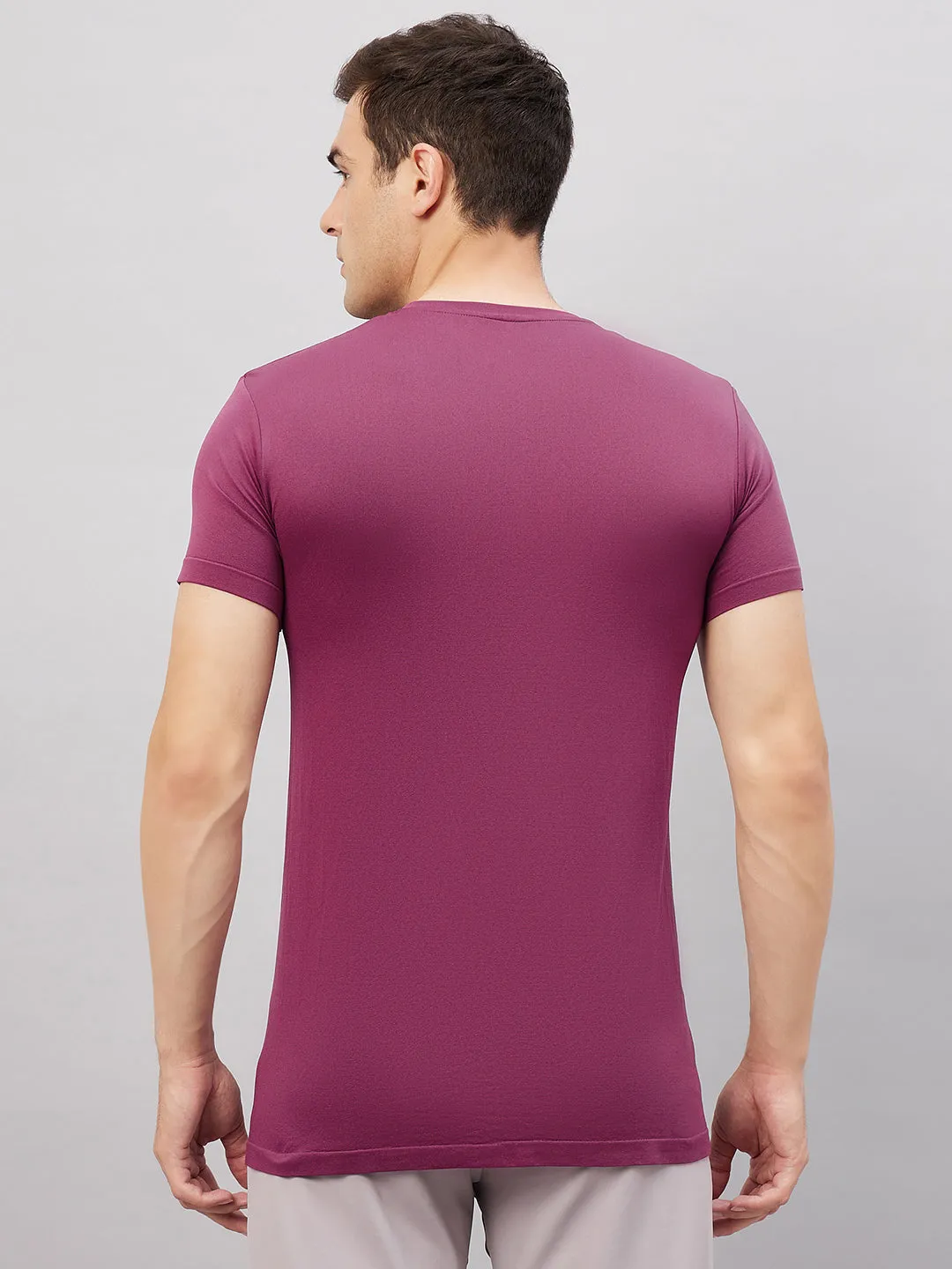 Men's Round Neck Half Sleeves Seamless T-Shirt - Wine