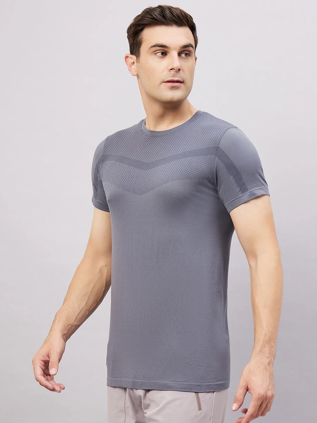 Men's Round Neck Half Sleeves Seamless T-Shirt - Wine