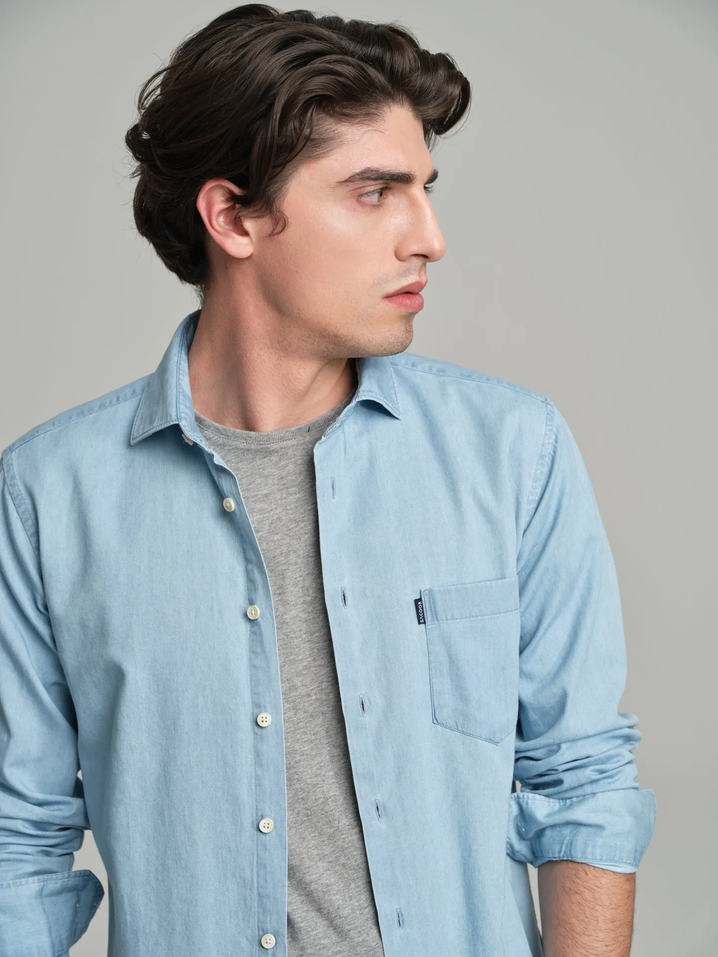 Slim fit casual denim shirt