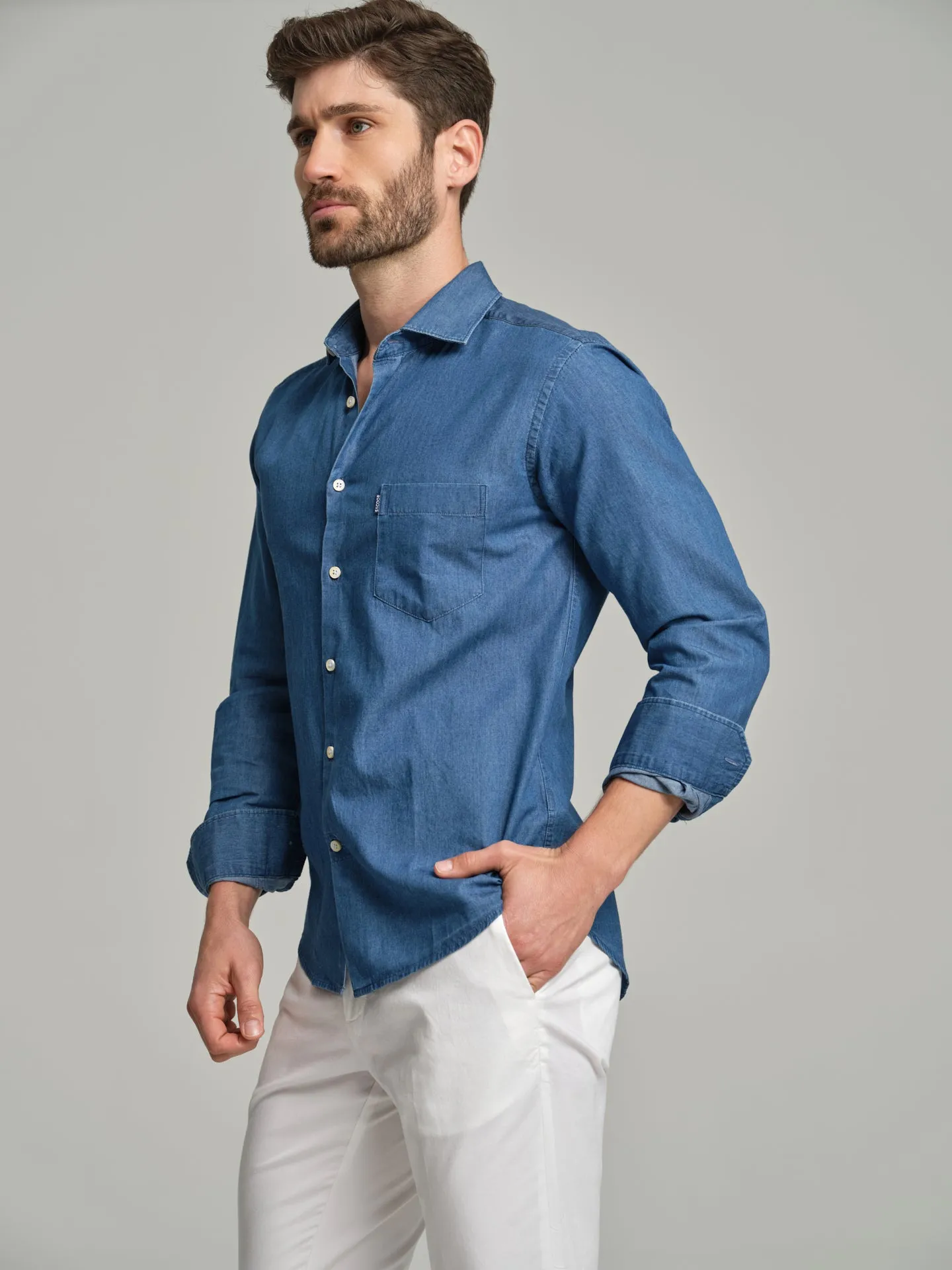 Slim fit casual denim shirt