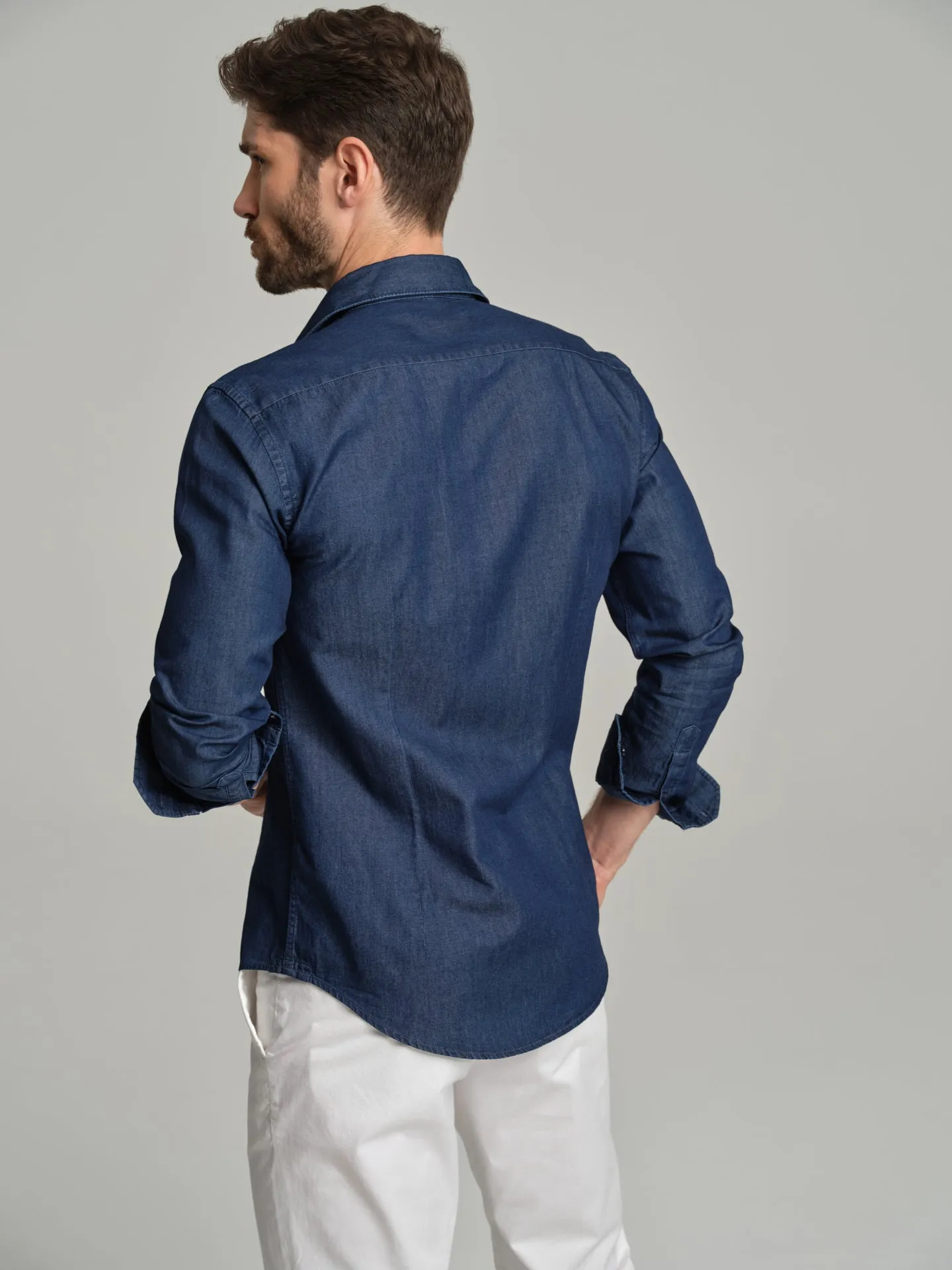 Slim fit casual denim shirt