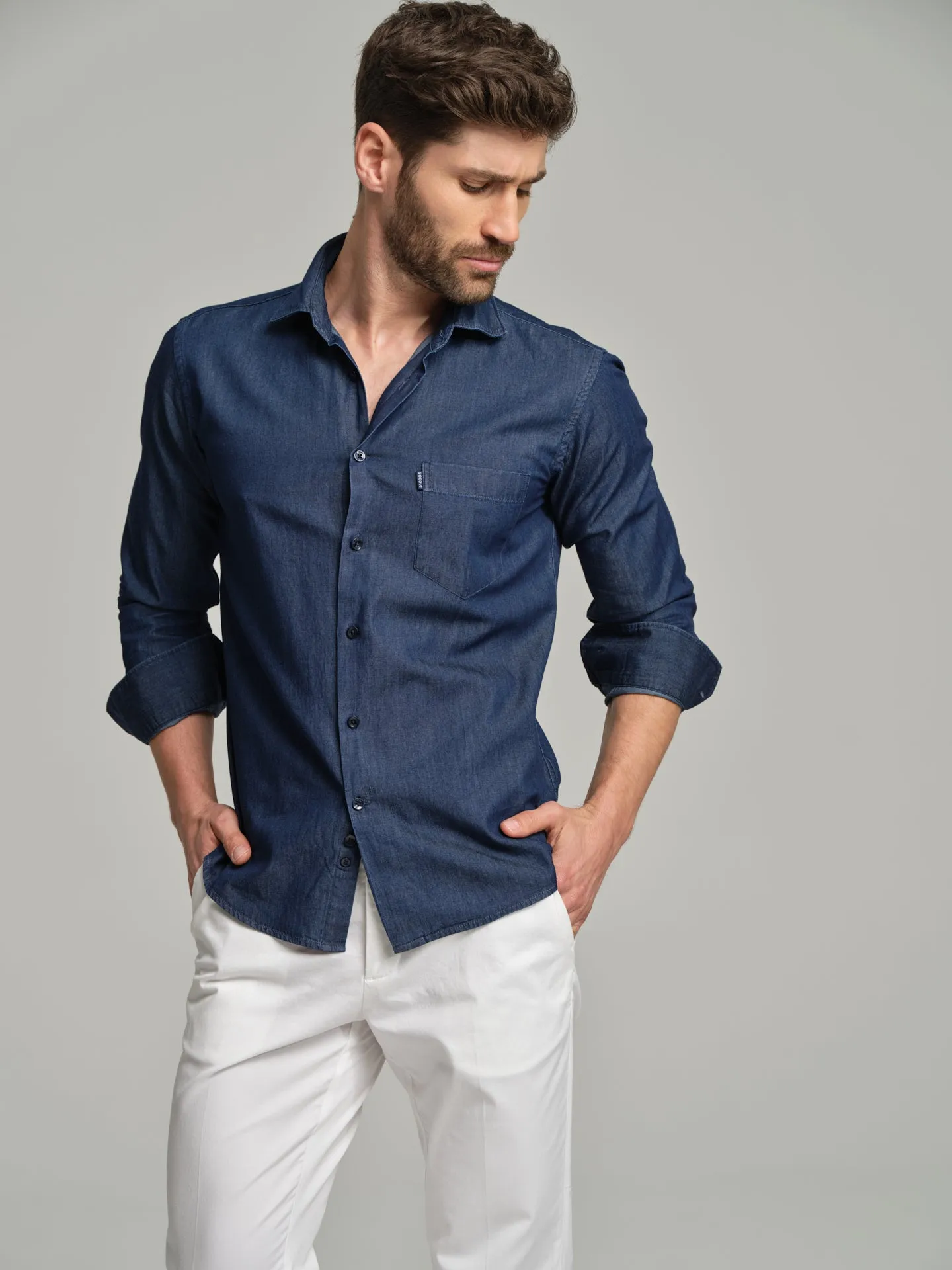 Slim fit casual denim shirt