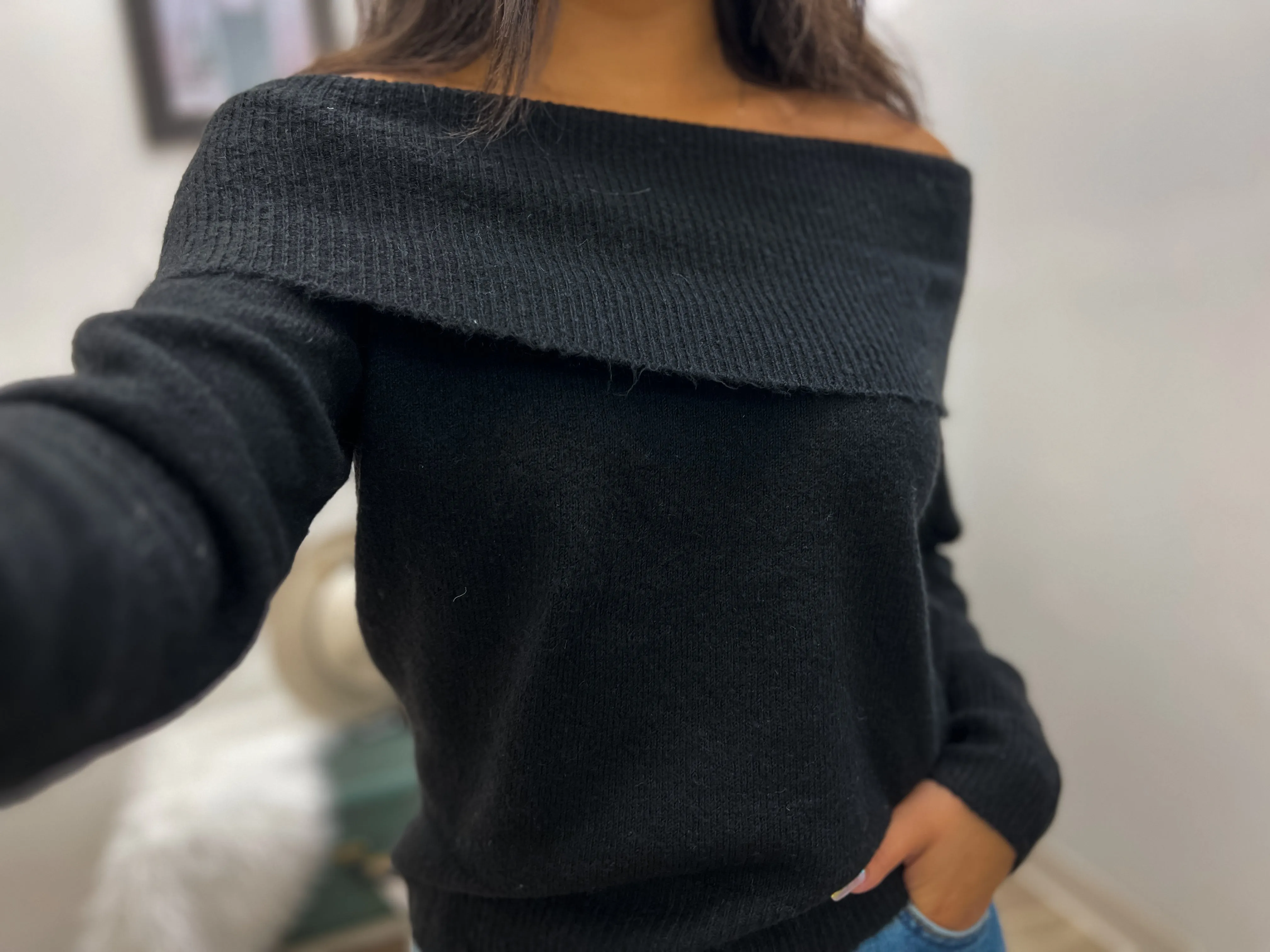 Stella Off-Shoulder Sweater - Black